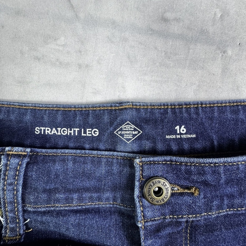 St. John's Bay Straight Leg Jeans Womens Blue Denim Mid Rise Stretch Comfort‎ 16 - Picture 15 of 16